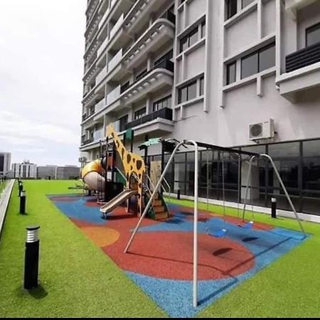 4A Icon Residence كُوالا تيرينغانو المظهر الخارجي الصورة