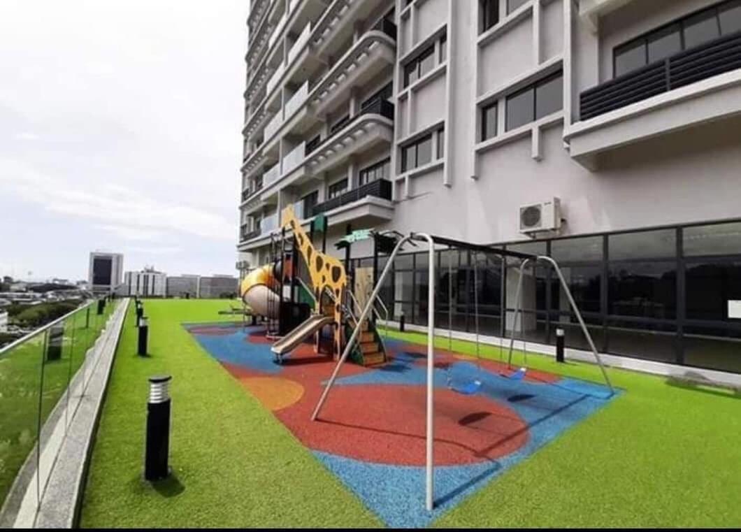4A Icon Residence كُوالا تيرينغانو المظهر الخارجي الصورة